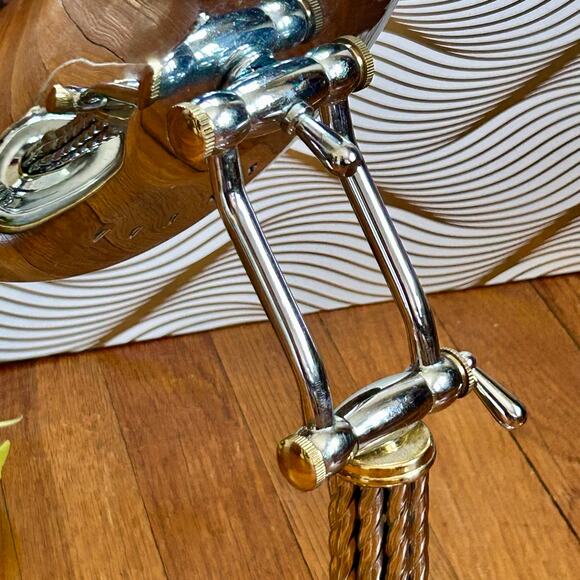 Vintage Cane & Reed Round Lighted Adjustable Make-Up Mirror with Twisted Stem - Picture 7 of 16